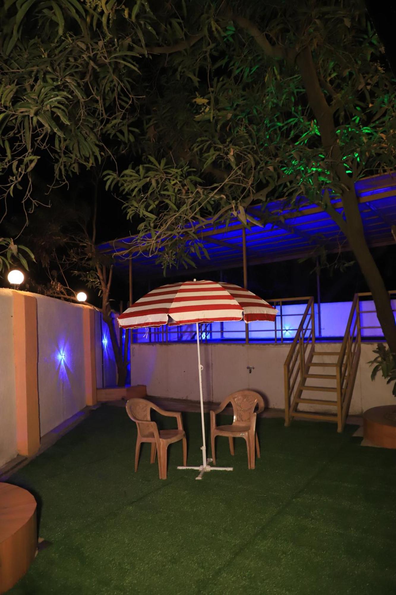 Hemharsh Holiday Home With Pool Karjat Exteriör bild